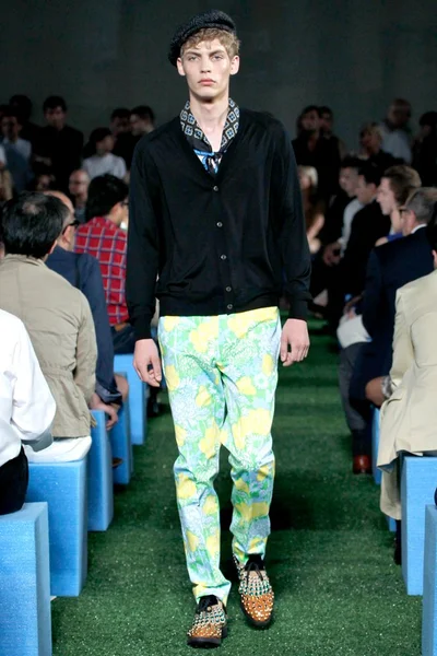 Look 29